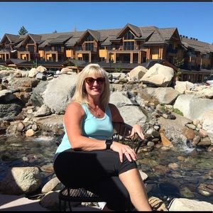 Meet your Posher, Christine