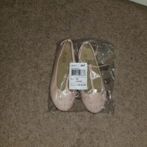 Girls shoes