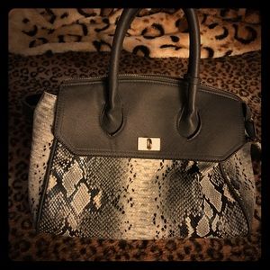 Snake Print hand bag (NWOT)