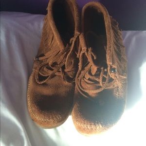 Brown Minnetonka Mocasines