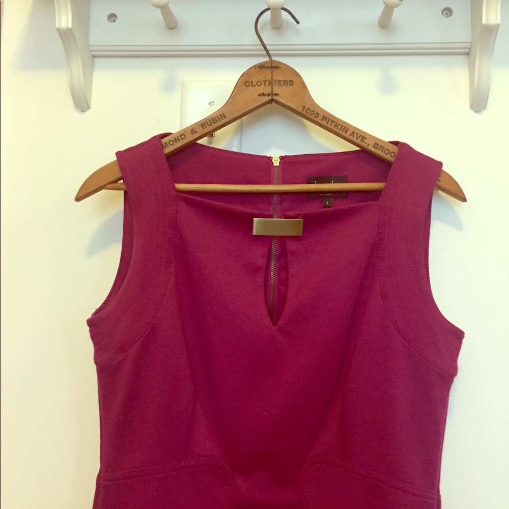 Laundry by Shelli Segal Form Fitting Dress