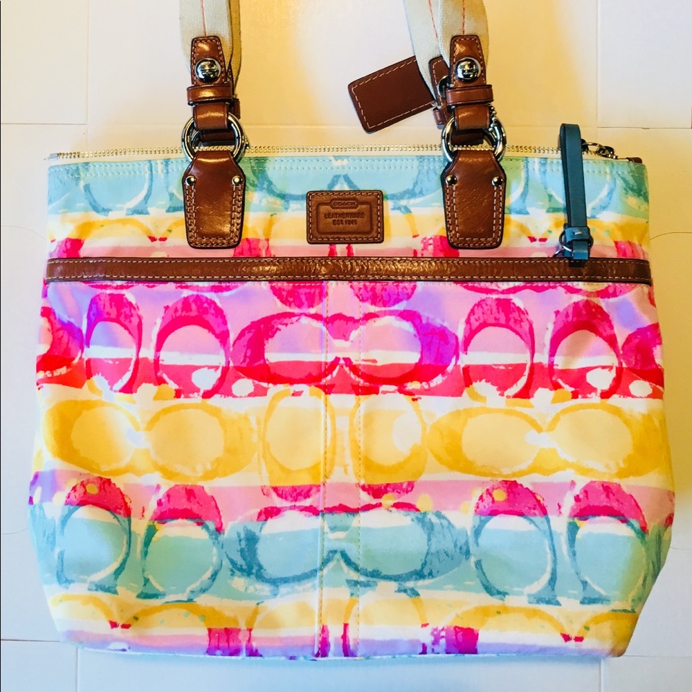 New! Authentic Coach Rainbow purse🌈