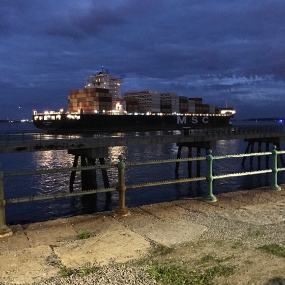 Hello! Welcome to my closet :) - Picture 6 of 8