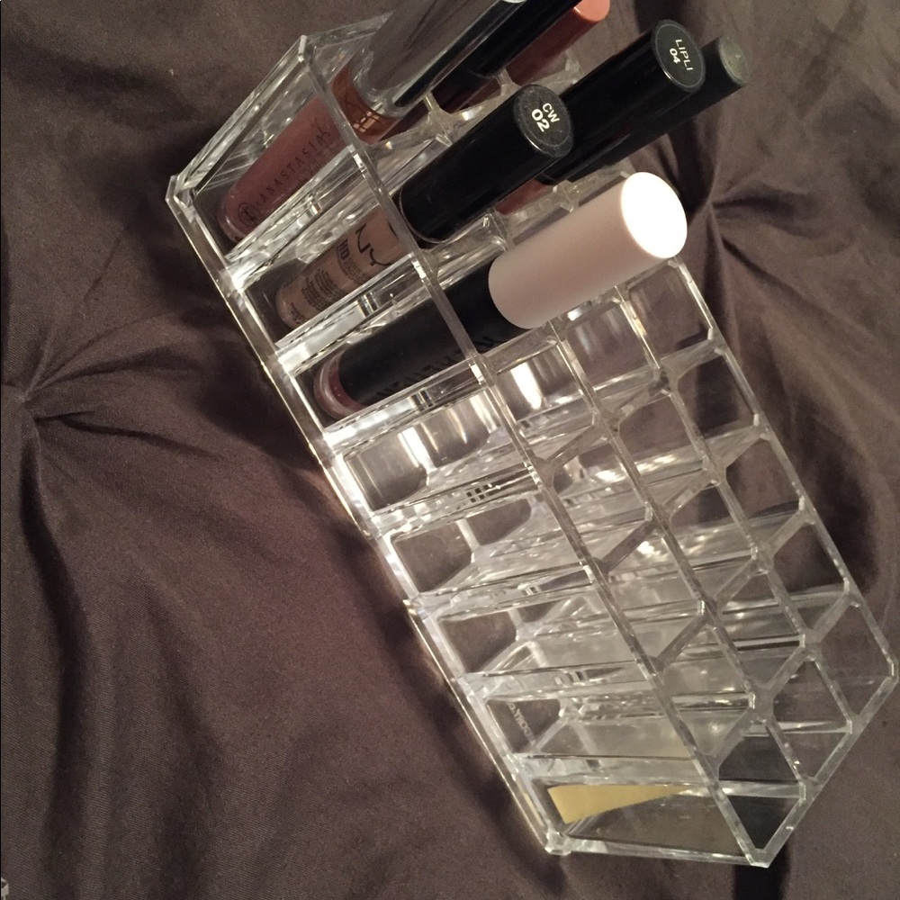 Acrylic lipstick holder