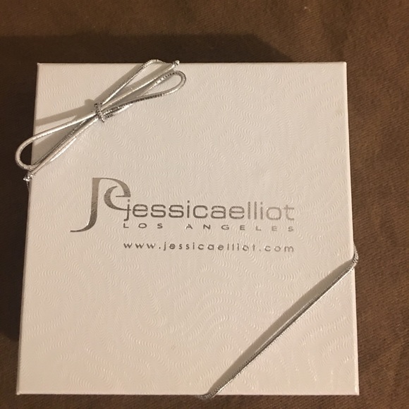 2/$15 3/$22 Gold plated & crystal ring sz 7 - Picture 3 of 7