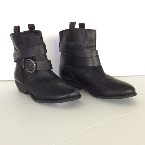 Aqua Shoes - NWT AQUA ANKLE BOOTS WITH STRAPS AND BUCKLE