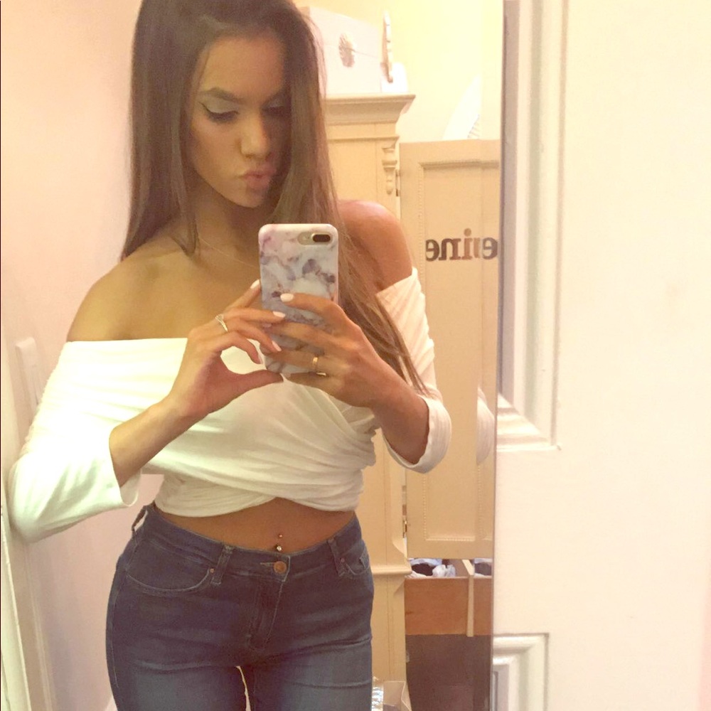 Never worn! TOBI off the shoulder crop top