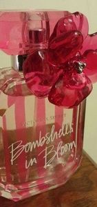 Victoria's secret bombshells in bloom