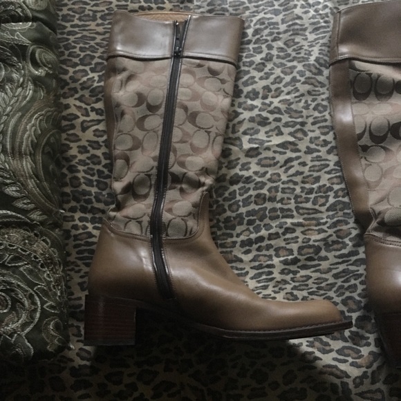 Coach Boots - Picture 4 of 4