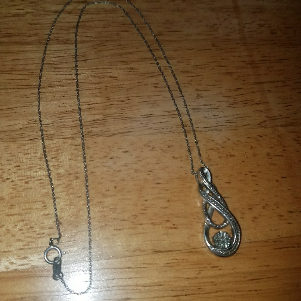 Women's necklace
