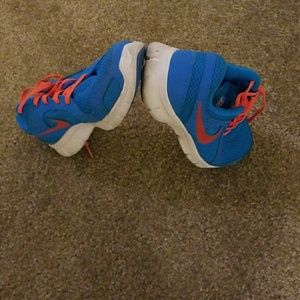 Blue nike sneakers size 8.