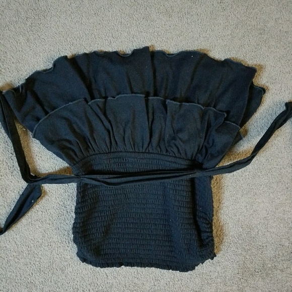 Hollister - Picture 1 of 2