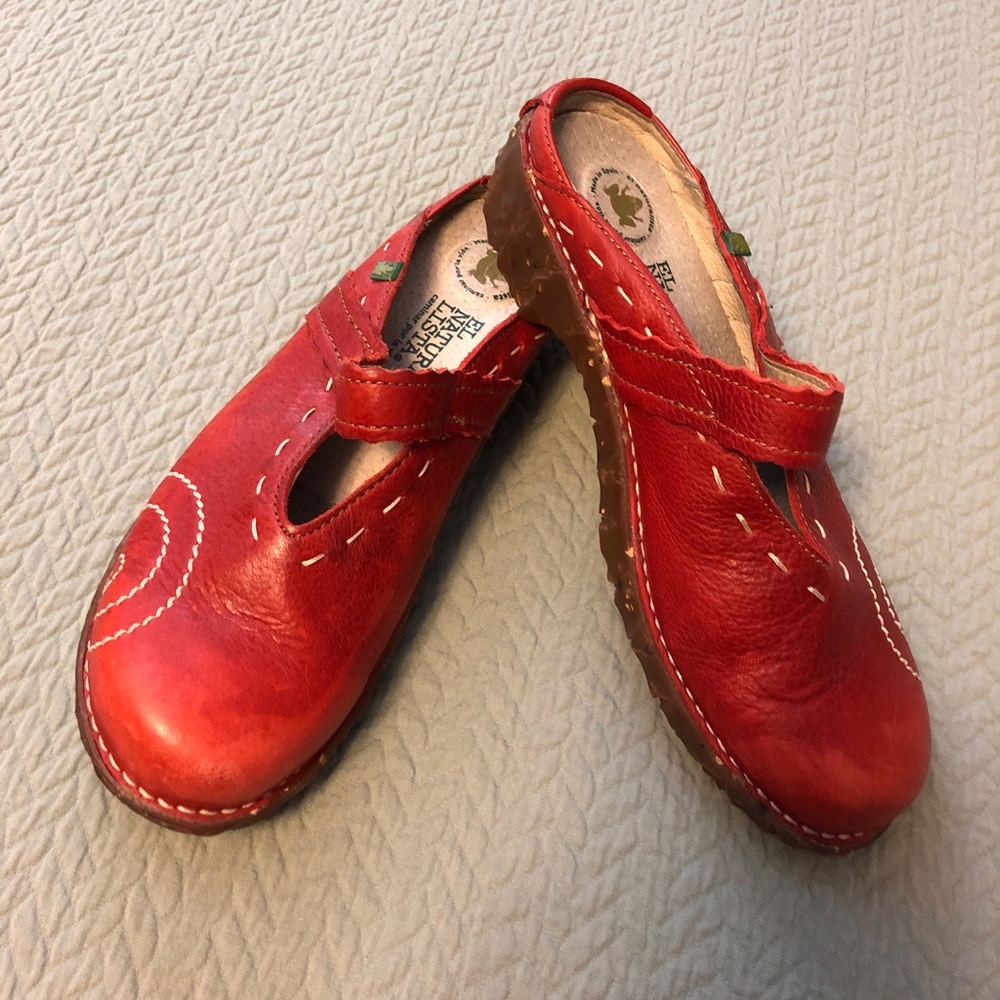 El Natura Lista red clogs