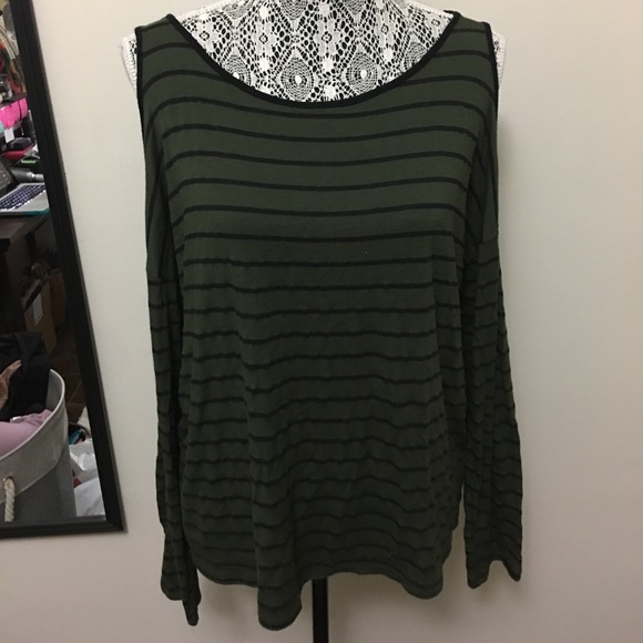 Long sleeved open shoulder shirt - Picture 1 of 3