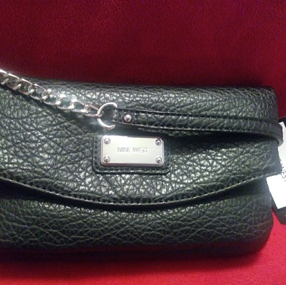 Black Nine West Tunnel