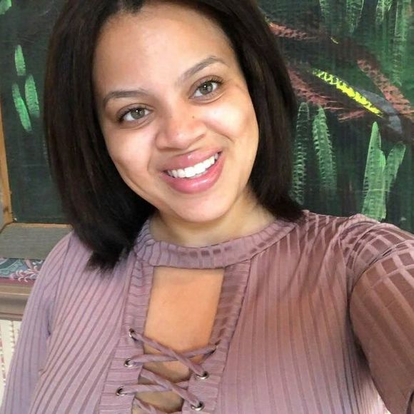 Meet your Posher, Tamia - Picture 1 of 1