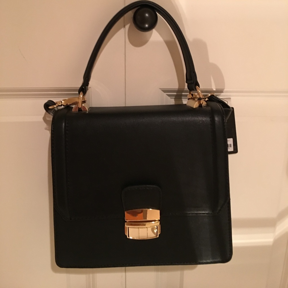 New Forever21 hand/crossbody blk press lock button