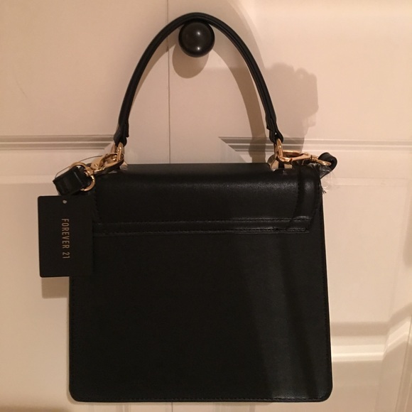 New Forever21 hand/crossbody blk press lock button - Picture 2 of 6