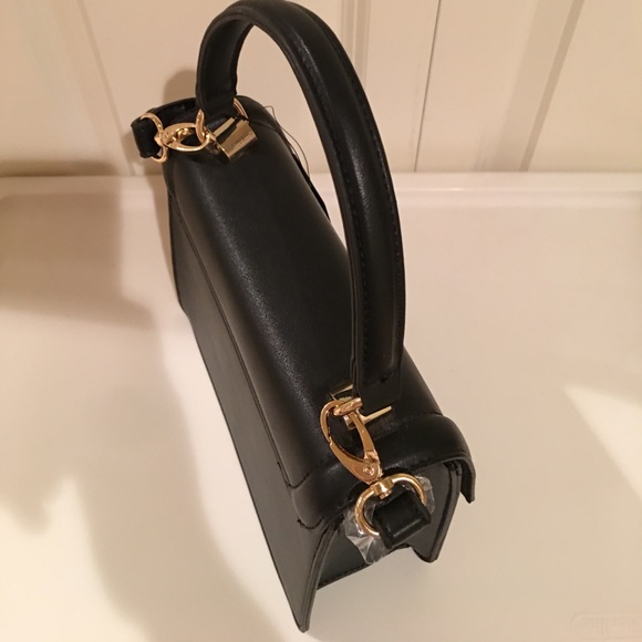 New Forever21 hand/crossbody blk press lock button - Picture 6 of 6