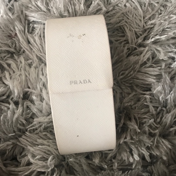 Prada sunglasses(price negotiable) - Picture 2 of 4