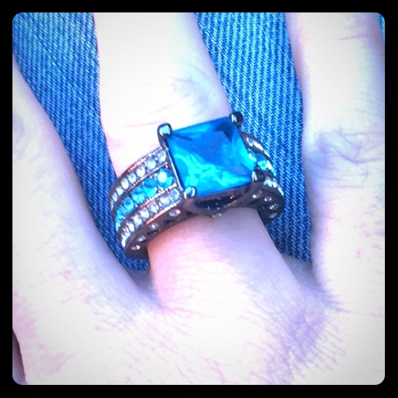 Ring - Picture 1 of 1