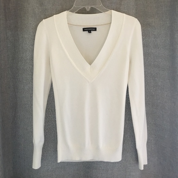 Express Sweater - Picture 3 of 4