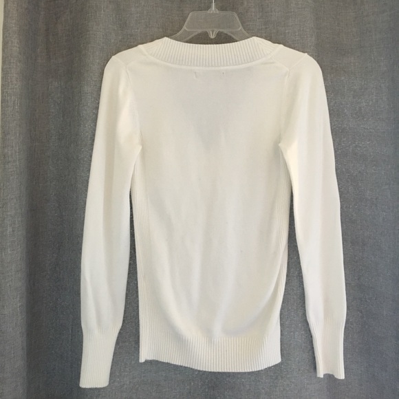 Express Sweater - Picture 4 of 4