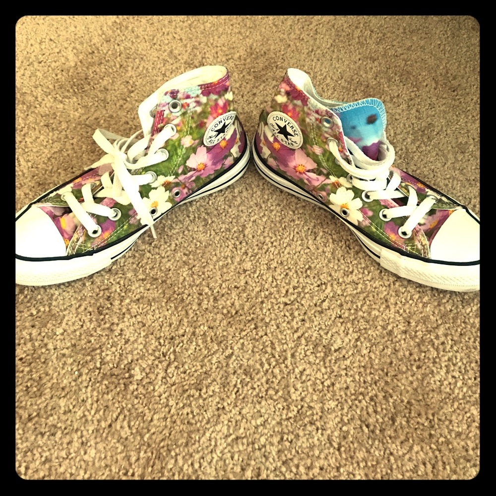 Adorable Limited Print Converse!!!