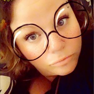 Meet your Posher, Ashly