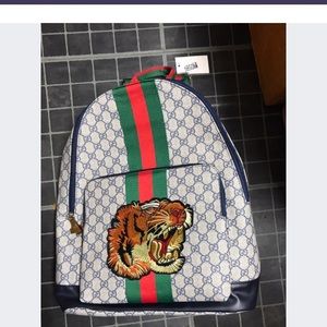 Meet your Posher, Cole