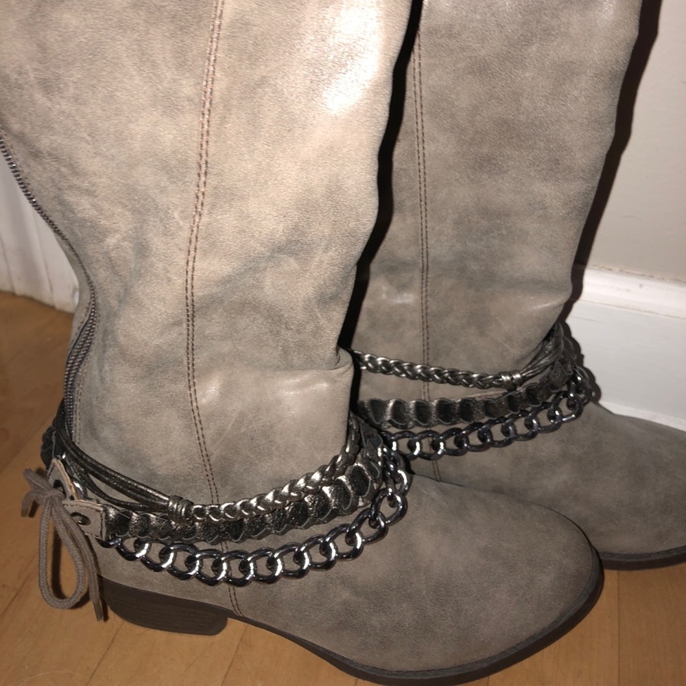 Grey gorgeous boots size 7