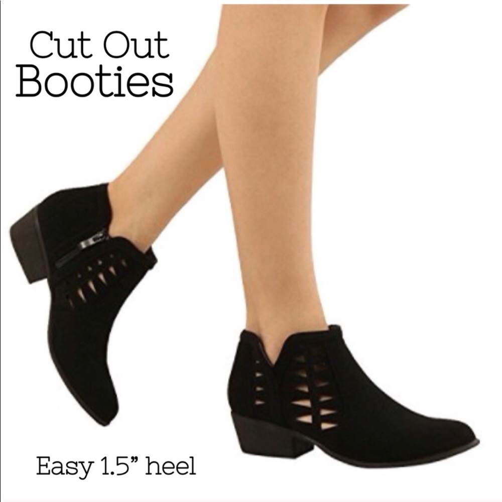 🎄FLASH SALE! Black Cut Out Booties