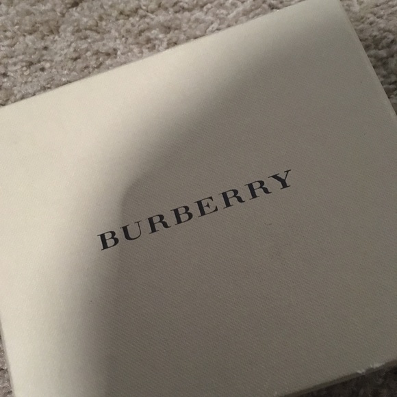 Burberry Bow tie - Picture 2 of 2