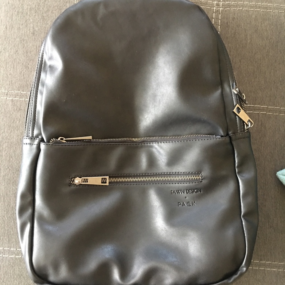 ONE HOUR SPECIAL Fawn Design + Pask Backpack - Picture 5 of 8