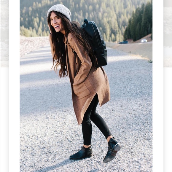 ONE HOUR SPECIAL Fawn Design + Pask Backpack - Picture 2 of 8