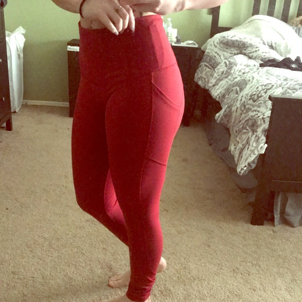 VS red ultimate workout pants w/ pockets