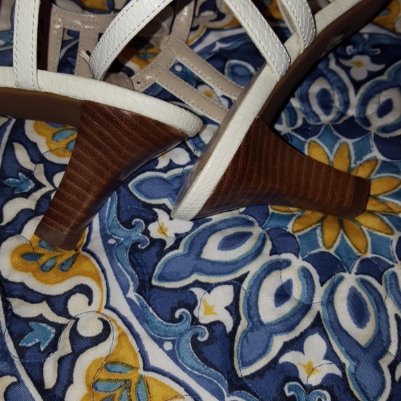 Dress Shoes - Picture 2 of 5