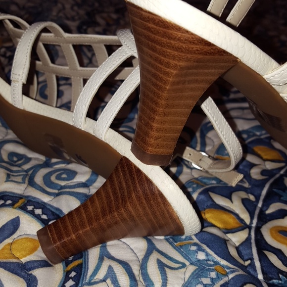 Dress Shoes - Picture 3 of 5