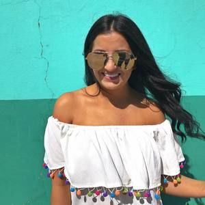 Meet your Posher, Mireya