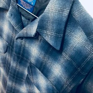 Pendleton vintage 100 % wool shirt size Large