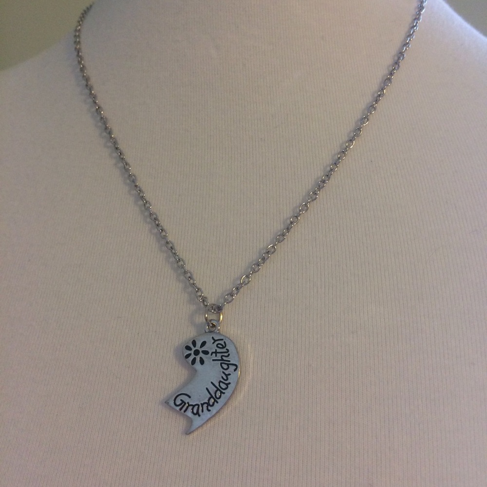 🎁 Grandmother-Granddaughter Pendant Necklaces - Picture 3 of 5