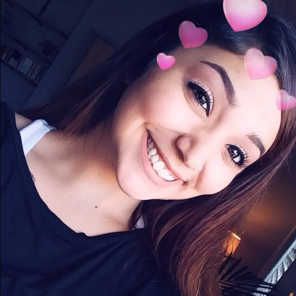 Meet your Posher, Cassie