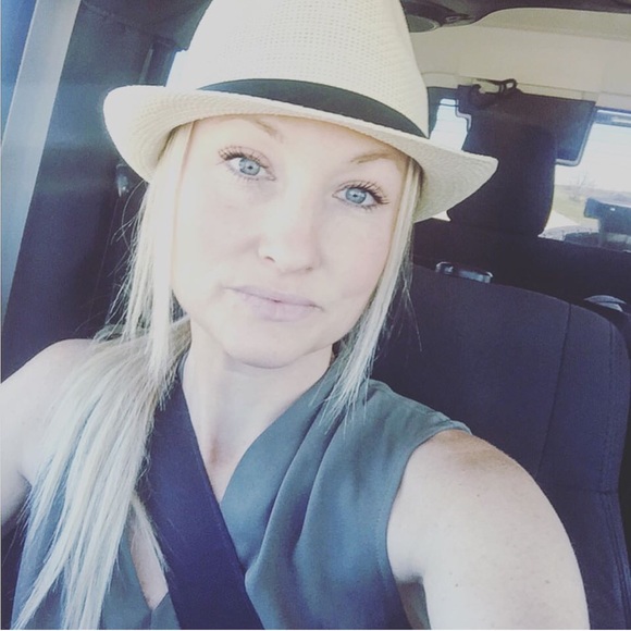 Meet your Posher, Haley - Picture 1 of 1