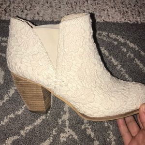 Lace booties!