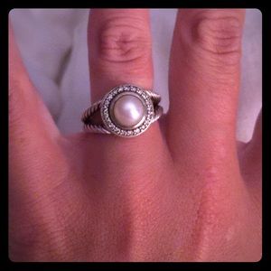 LIKE NEW-David Yurman Pearl Ring