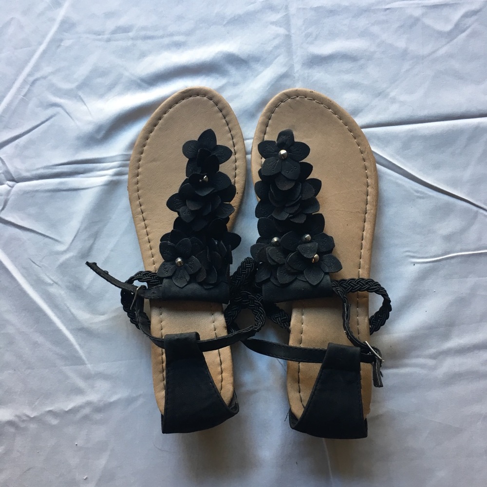 Black flower sandals