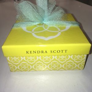 Silver Kendra Scott necklace (never used)