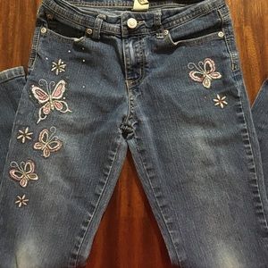 Sz. 8 reg, Butterfly Embroidered Flare Leg Jeans