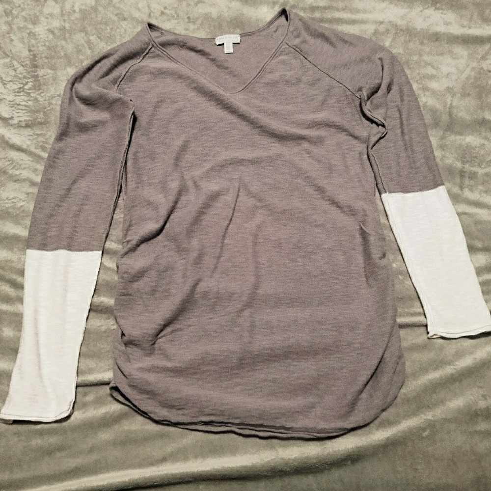 Pea in a pod Maternity sweater