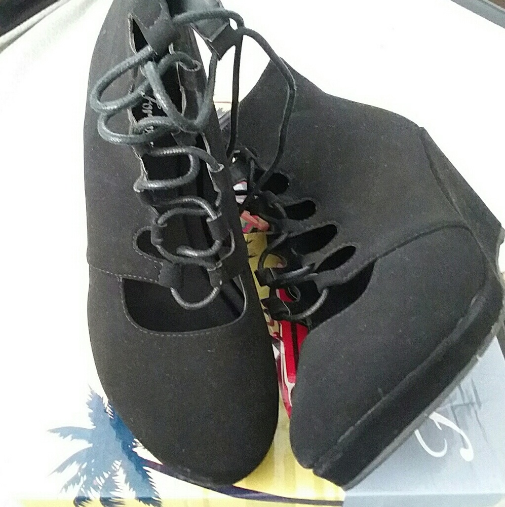 wedge shoes